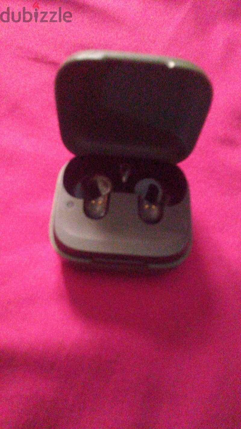 اير بودز  sound core case 1