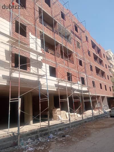 ارضي مدخل من العماره 125 متر بحديقه