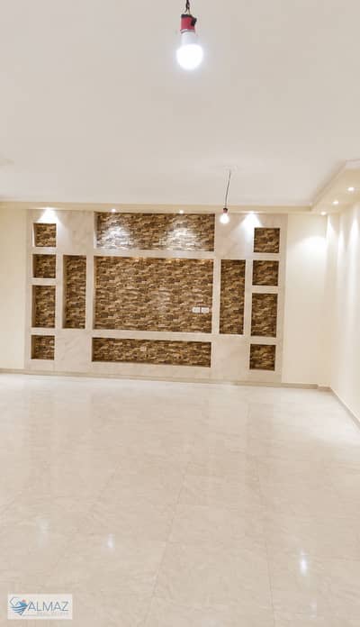 Unfurnished villa, 800 sq m, for rent in One Piece Compound on North 90th Street in New Cairo. Located directly on the North 90th Street axis.