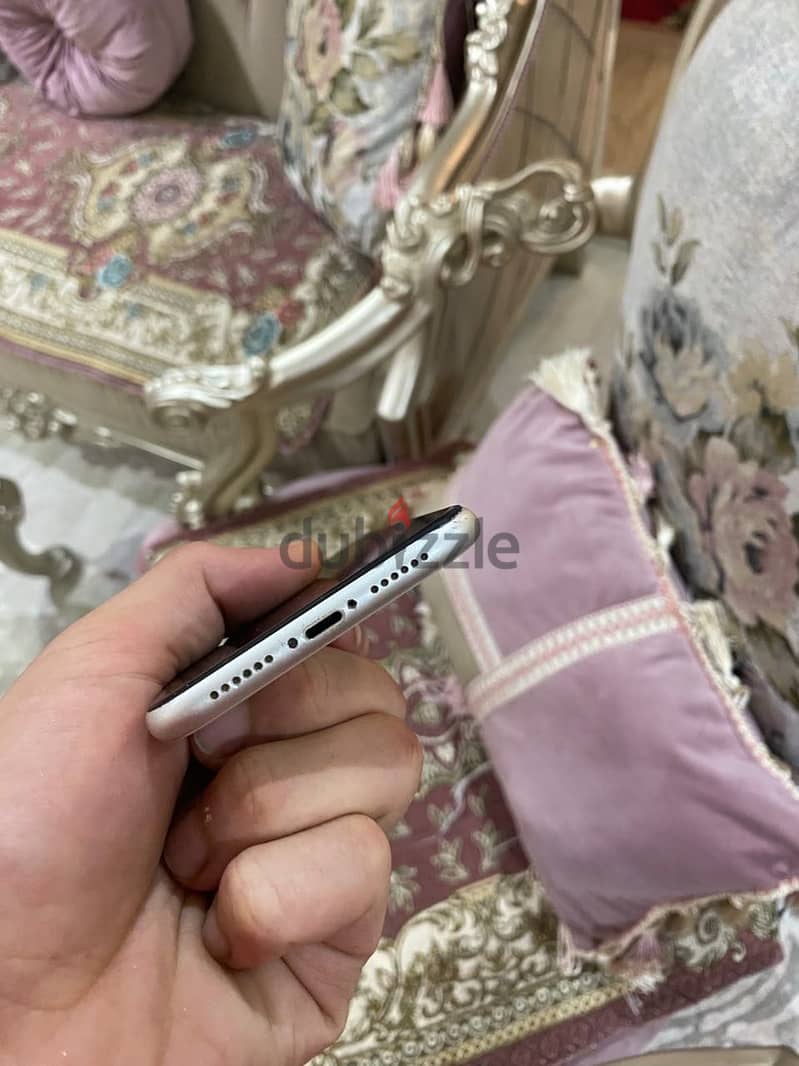 آبل - آيفون 11 7