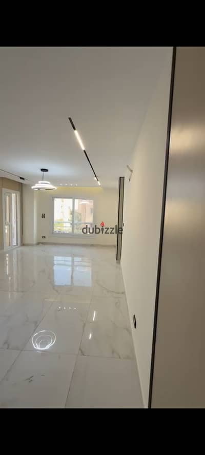 For sale: 124 sq m apartment, ultra-super deluxe finishing, first occupancy, 3 bedrooms, 2 bathrooms, at a bargain price