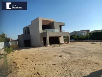 فيلا للبيع في هاسيندا باي باطلالة لاجون وارض كبيرة وجاهزة للاستلام