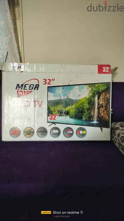 شاشه 32 بوصه جديده  بحالتها ما اتفتحتش