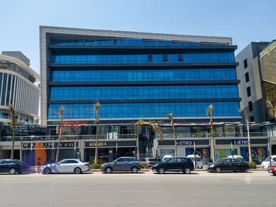 محل تجارى للبيع استلام فورى متأجر لبراند مجوهرات  على التسعين الشمالى مباشرة أمام water way 2 التجمع الخامس القاهرة الجديدة Fifth Settlement, New Cair