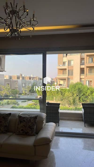 شقة 3 غرف نوم بموقع مميز و متشطبة بالكامل