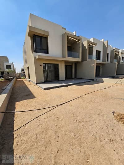 Townhouse for rent in Compound Al-Brooj - 200m