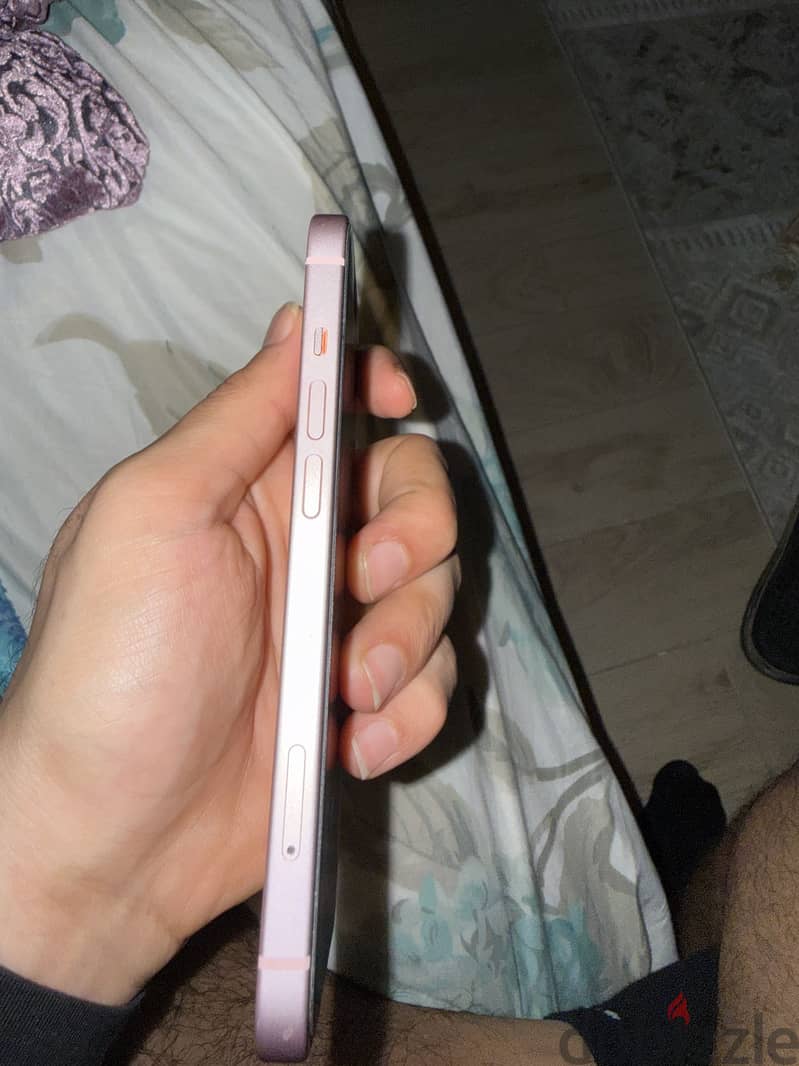 Apple - iPhone 15 4