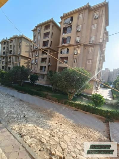 For sale, a 120m apartment in a distinctive location, Zahraa Madinet Nasr (Al-Arba'talaf), Cairo, ground floor.