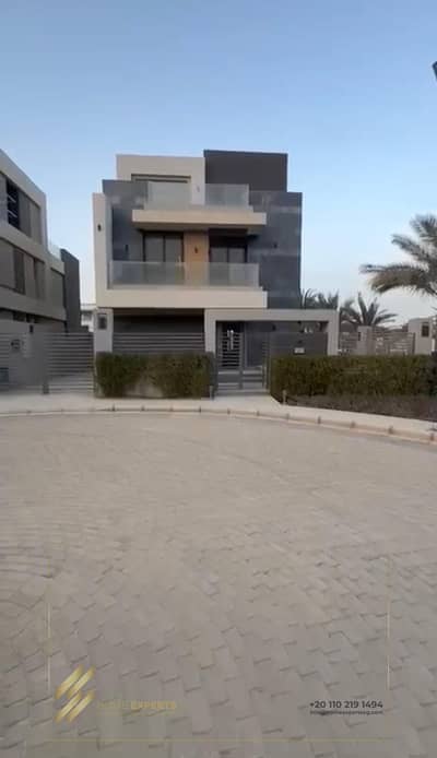 فيلا متشطبة جاهزة للسكن للبيع مقدم 20% في لا فيستا، التجمع الخامس