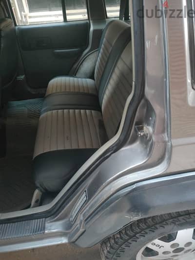 عربيه jeep البيع بنزين و غاز اتوماتيك