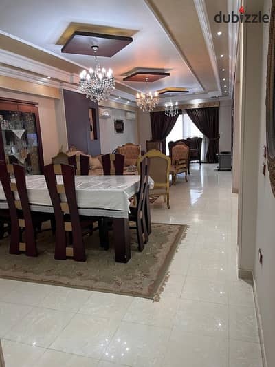 200 square meter old loading apartment area N