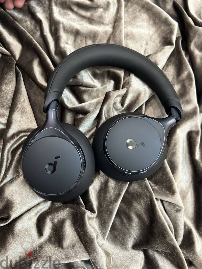 Anker Soundcore Space One 5