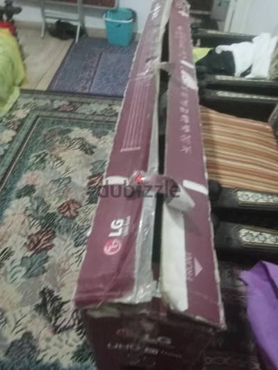 شاشة لسة بحالتها بكل مشتملاتها ريموت ماجتك