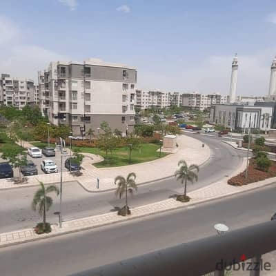للبيع شقة مميزة جدا 140م فى b10 طلعت مصطفى