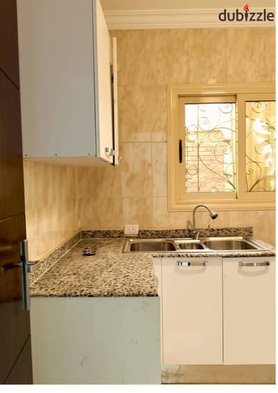 Apartment for rent in Sheikh Zayed, 7th District, next to Saudi, 195 square meters