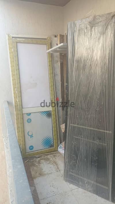 باب مطبخ بالحلق و باب بلكونه المطبخ الالوميتال بالحلق للبيع