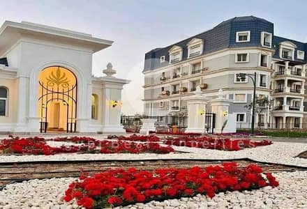 DELIVERY NOW VILLA FOR SALE WITH PRIVATE ROOF IN PRIME LOCATION WITH LOWEST DP 5% ONLY IN ICITY IN NEW CAIRO IN MOUNTAIN VIEW