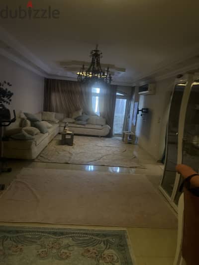شقه لوقطه للبيع للسفر