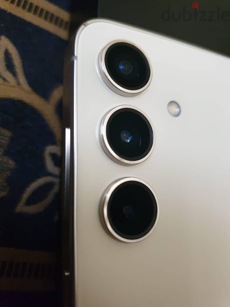 Samsung S24 2