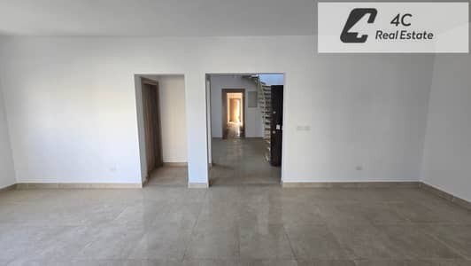 Penthouse 178 m fully finished under market price for sale ready to move view landscape prime location in in Fifth square Al Marasem Compound