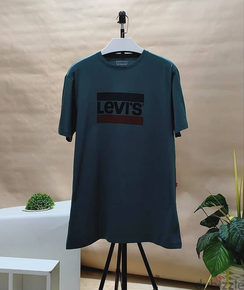 تشيرتات Levi's 2