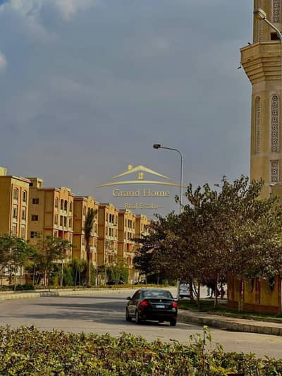 Apartment for sale 184m Ready To Move in October Gardens near Kenz Compound , Beta Golf , Wahat Al Rayhan , Degla Gardens , Green City