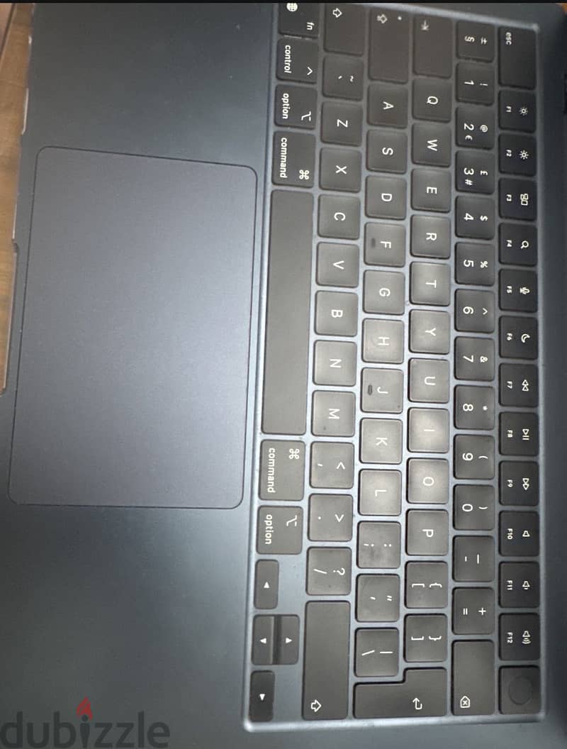 macbook air m2 1
