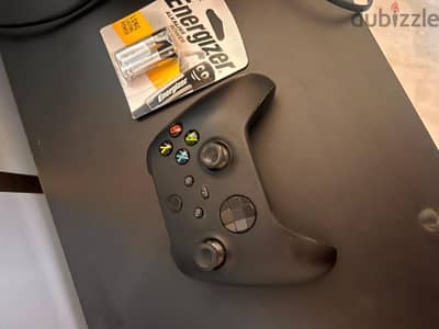 Xbox x series استعمال خفيف و لا صيانة و لا خدش ماشاء الله