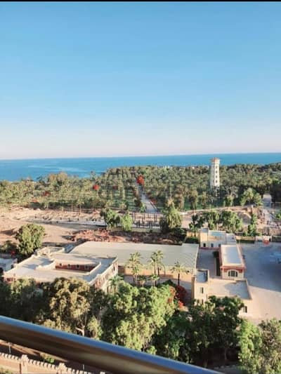 شقة للبيع فى الإسكندرية صف اول على البحر وحدائق وقصر المنتزة