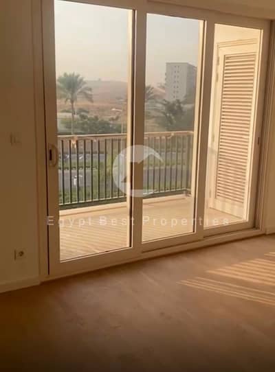 أقل سعر شقة 145م فيو مفتوح متشطبة مرحلة جولف سايد  للبيع في أب تاون كايرو Uptown Cairo Emaar
