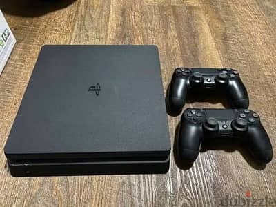 ps4 slim 1TB woth 2 controllers
