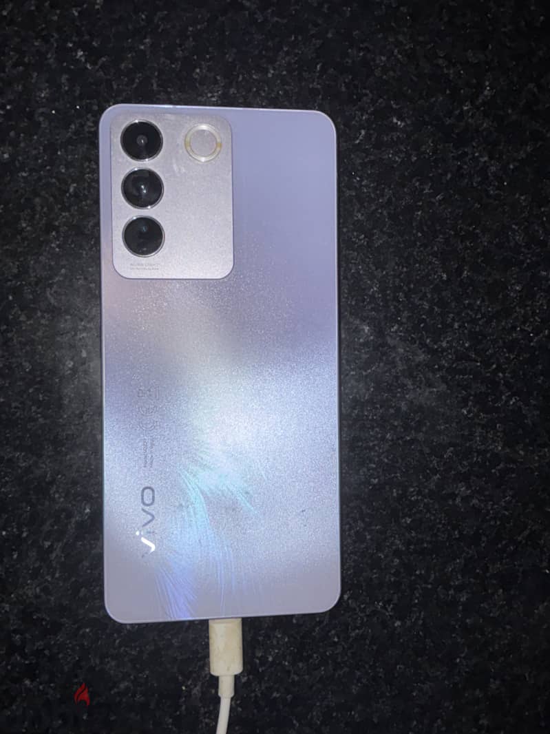 Vivo V27e 3