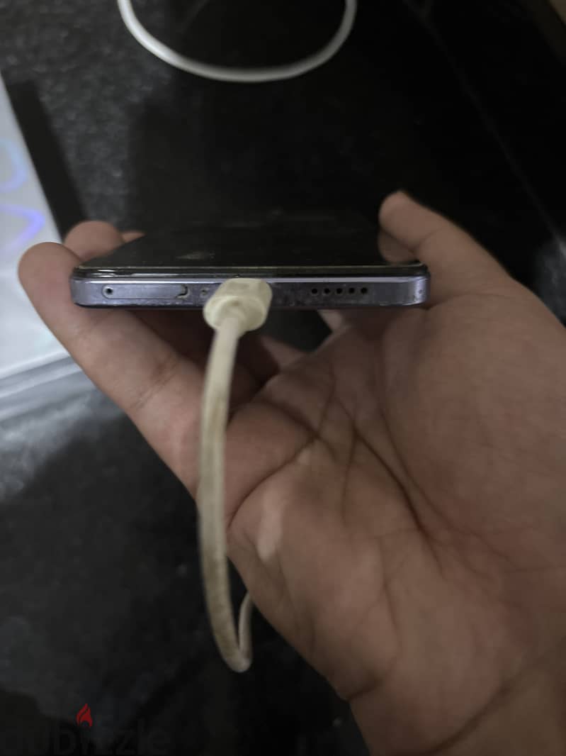 Vivo V27e 4