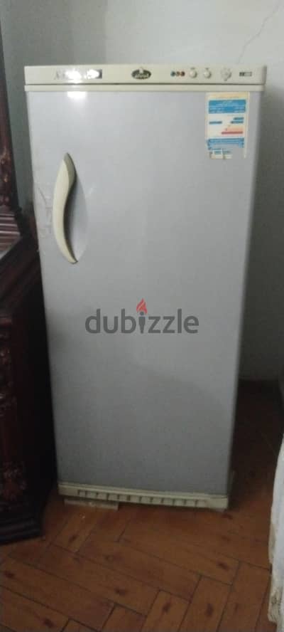 ديب فريزر كريازي نوفروست ٥ درج + رف ( E23,N) بحالة ممتازة - إدراج اصلي