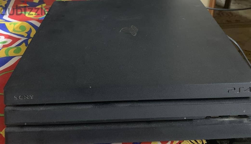 Play station 4 pro 1