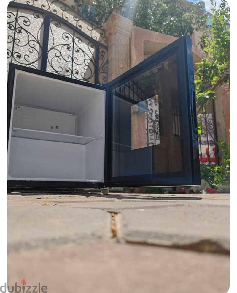 mini bar fridge 1