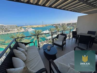 Ready-to-move-in apartment for sale on the North Coast, directly facing the sea; features 3 bedrooms and is available with a 10-year installment plan.