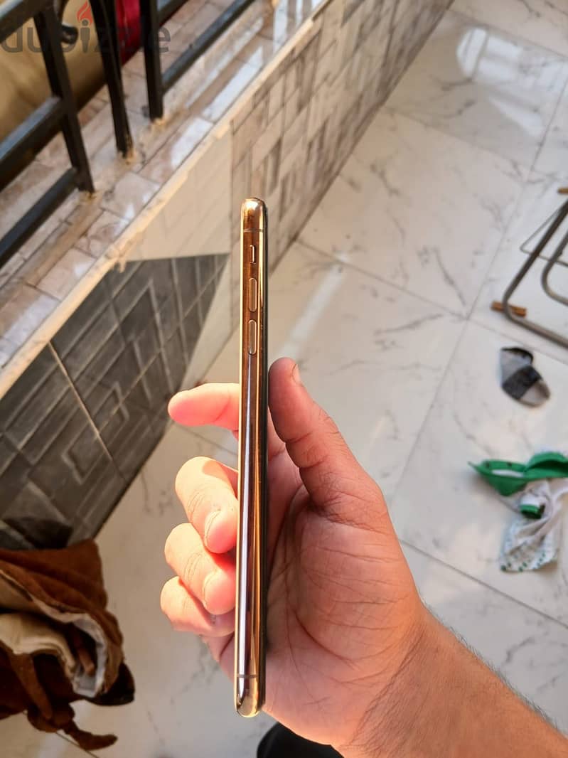 Apple - iPhone XS Max 2