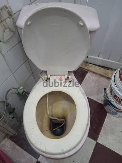 قاعدة حمام كامله وحوض بالركبه