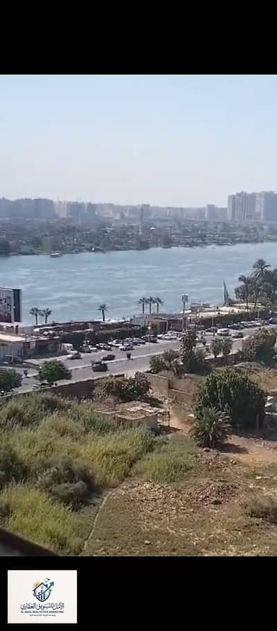 Apartment for rent, empty, Corniche Maadi, overlooking the Nile, very close to the entrance of Maadi and the Sadat Academy, Osman Towers, a prime location close to all services, restaurants, and brands.