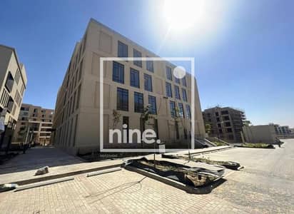 Entire building for rent (divisible) in District 5, New Cairo; total area of ​​4,600 sqm at a rate of 1,400 EGP per sqm.
