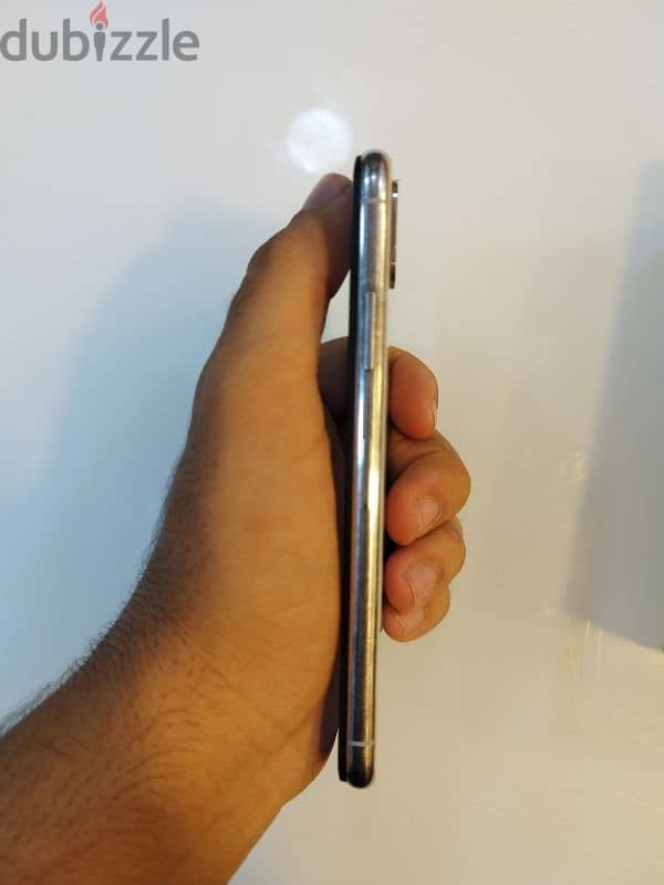 ايفون اكس 3