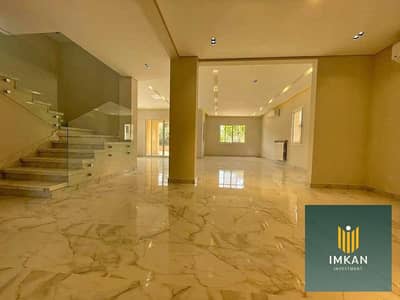 240 sqm duplex for sale in Hyde Park Compound, Fifth Settlement (on the Middle Ring Road); 800,000 EGP down payment with an 8-year installment plan.