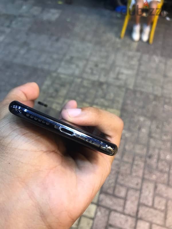 iPhone XS 3