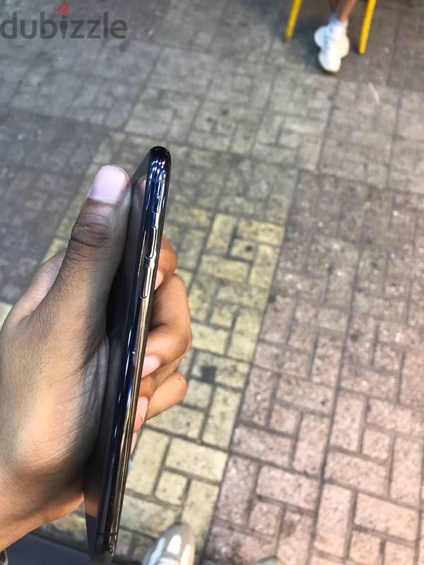 iPhone XS 5