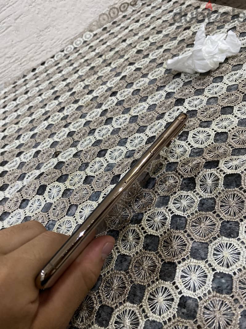 آبل - آيفون اكس اس ماكس 5