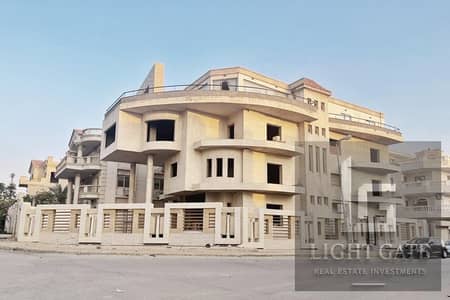 فيلا للبيع في التجمع الخامس الحي التاني بسعر لقطه جدا
