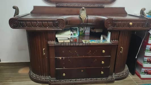 تسريحة مع مرآة(dressing table with mirror)