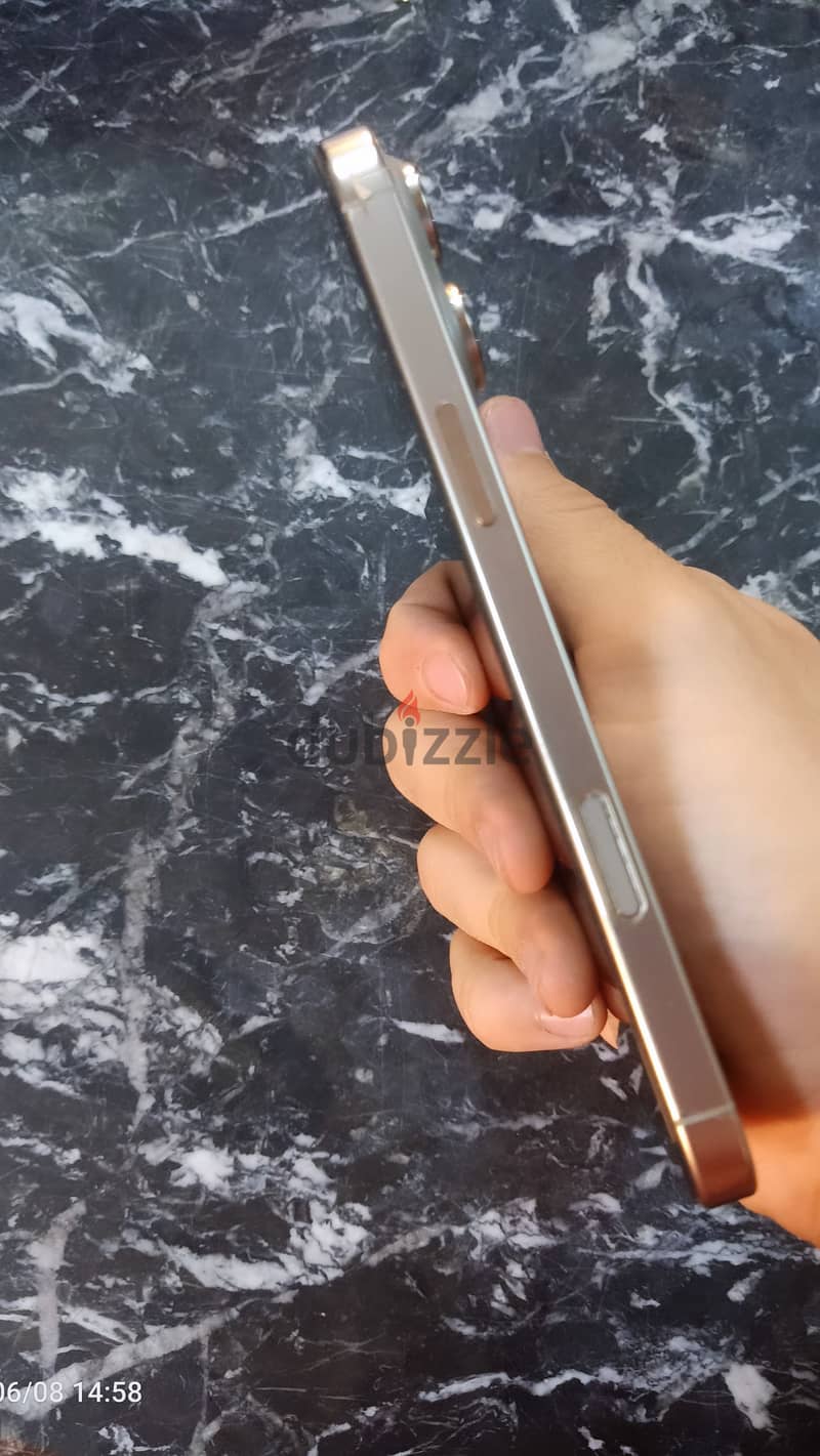 Apple - iPhone 16 Pro Max 1