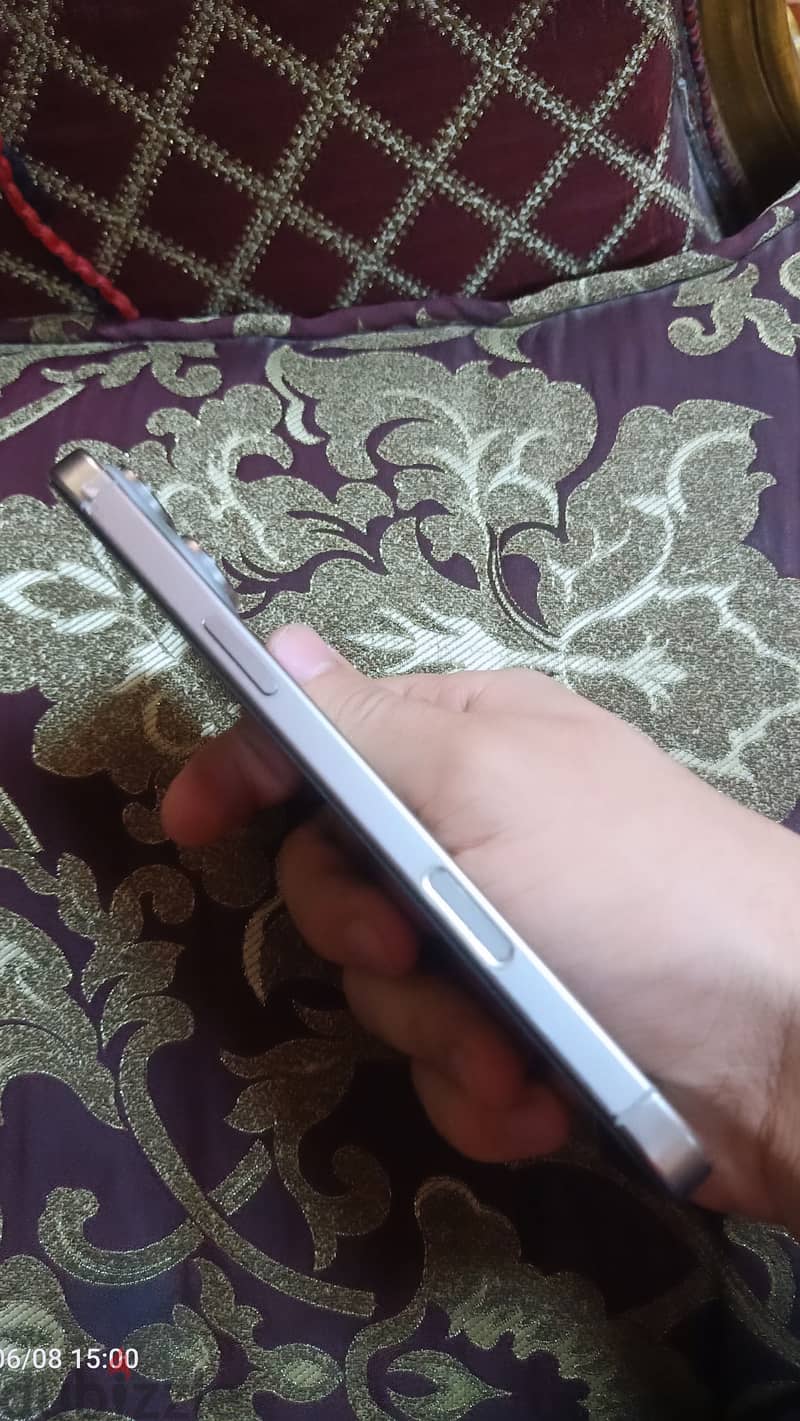 Apple - iPhone 16 Pro Max 2